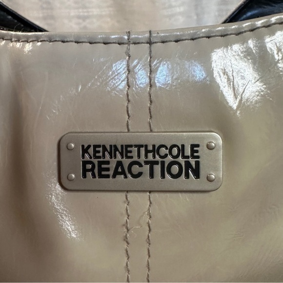 Kenneth Cole Reaction Handbag/ purse. Black. - Picture 15 of 16